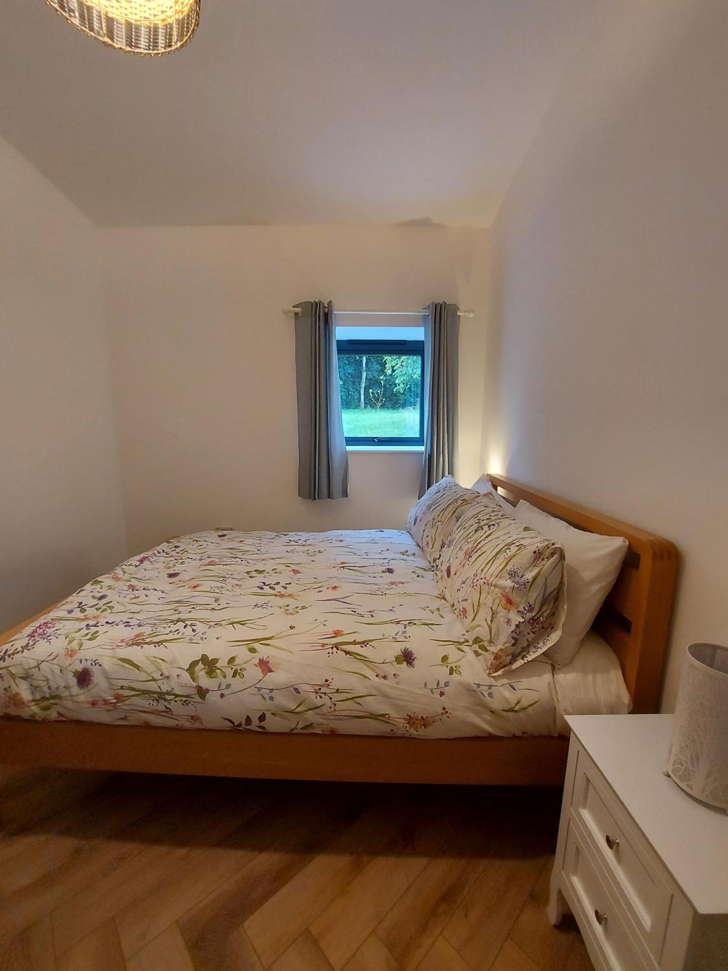 Manor Farm Holiday Cottages Chard Room photo